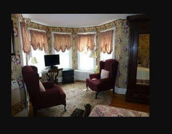 Bed & Breakfast The Cornell Inn, & The Berkshires Lenox
