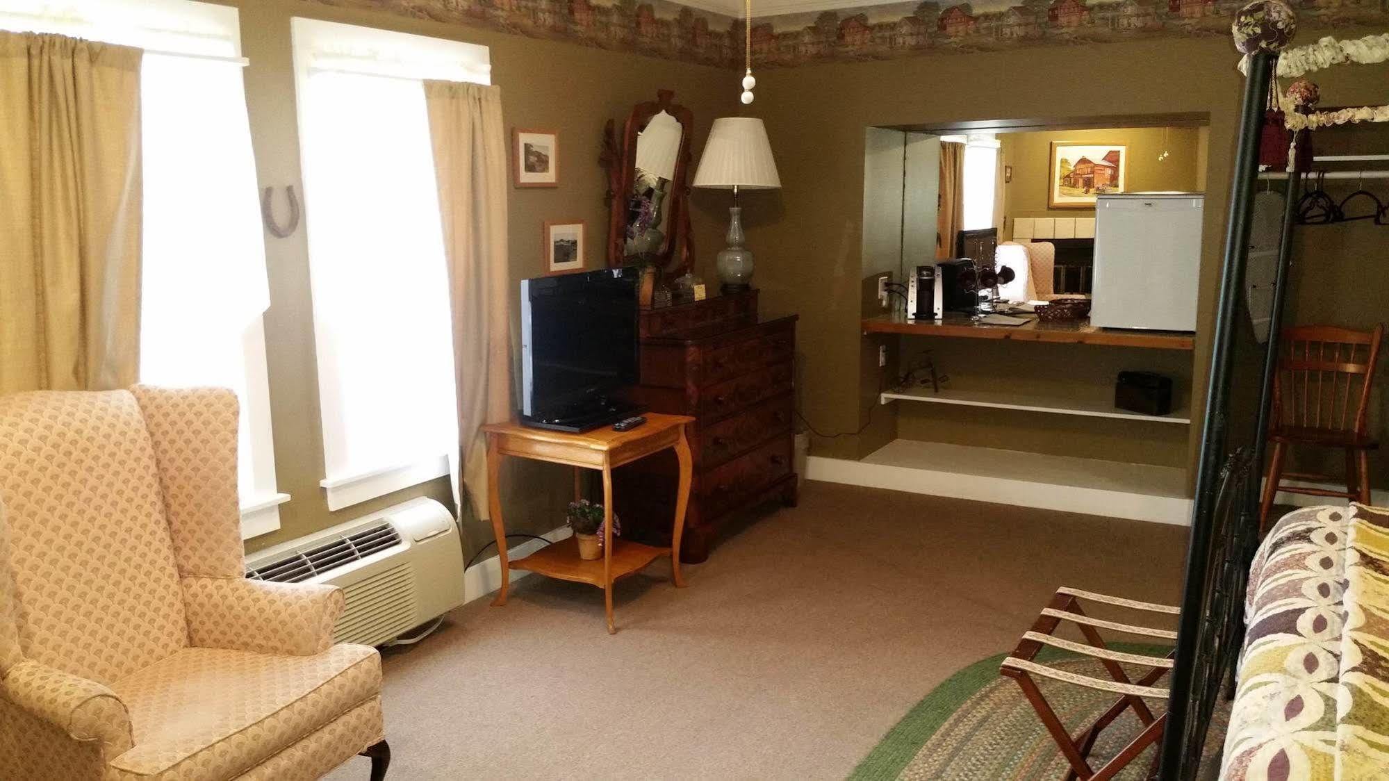The Cornell Inn, & The Berkshires 3*